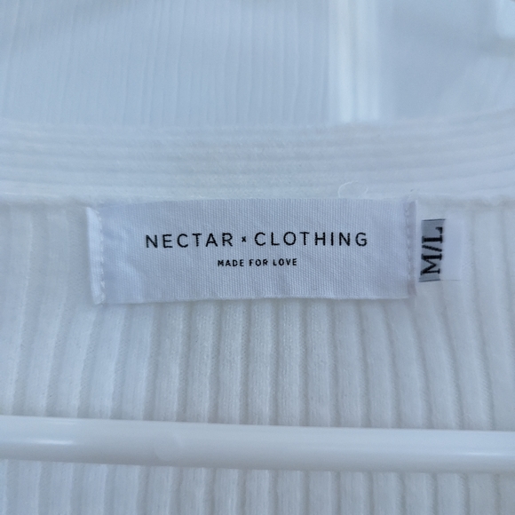 White long sleeve - Picture 2 of 3